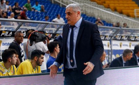 Πεδουλάκης : «Δεν μας ανήκει ο Αγραβάνης, έχει ένα βάρος ο Καράμπελας»