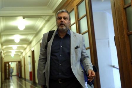 Προεκλογικό σπότ με άρωμα… Λίβερπουλ παρουσίασε ο Βερναρδάκης