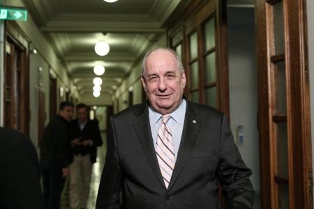 Οταν ο ΣΥΡΙΖΑ ήταν «Κίνδυνος Θάνατος» για τον Τέρενς Κουίκ