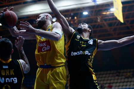 Τρίτη θέση με σούπερ Χάντερ η ΑΕΚ