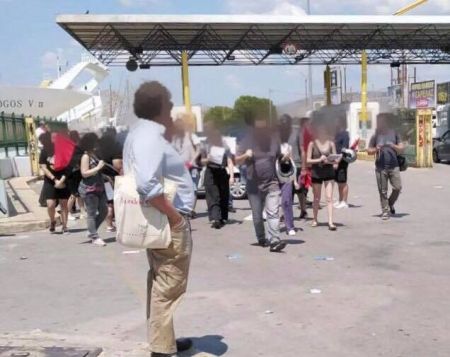 Τραμπούκοι επιτέθηκαν στην υποψήφια βουλευτή Χριστίνα Τσιλιγκίρη και στους συνεργάτες της