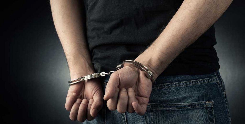Σύλληψη 50χρονου για παράνομη πώληση αερίου γέλιου