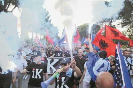 Αλβανικός «εμφύλιος» χωρίς όρια και προοπτική