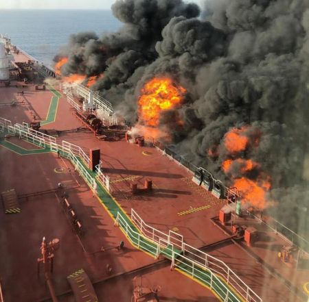 Επιθέσεις σε τάνκερ – ΕΕ: Επιφυλακτική για την απόδοση ευθυνών