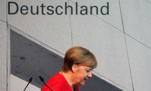 Ο λυγμός της κυρίας Μέρκελ και δύο ποιήματα