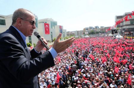 Ερντογάν: Ελάτε να συλλάβετε το πλήρωμα του Πορθητή