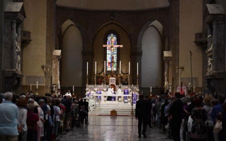 Φράνκο Τζεφιρέλι: Χιλιάδες κόσμου είπαν το τελευταίο αντίο στον μεγάλο σκηνοθέτη [Εικόνες]