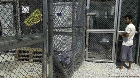 Περιμένοντας στη Μόρια…