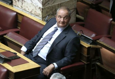 Δημόσια παρέμβαση Καραμανλή πριν τις κάλπες – Τι θα πει