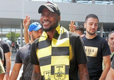 Live : Η παρουσίαση του νέου σέντερ φορ του Άρη Ιντέγε Μπράουν