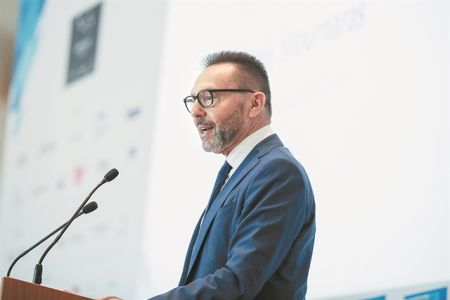 Προπομπός ο Στουρνάρας στα «μαντάτα» της Κομισιόν