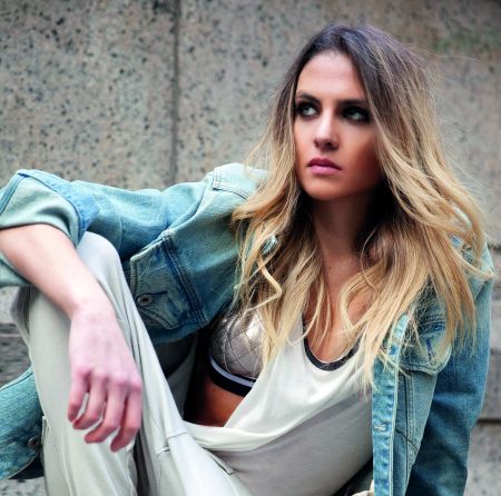 To soundtrack της Xenia Ghali