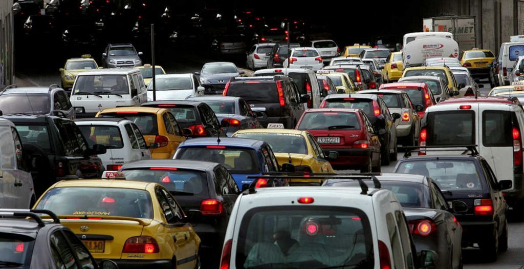 Ουρά χιλιομέτρων στην Εθνική Οδό Αθηνών – Λαμίας