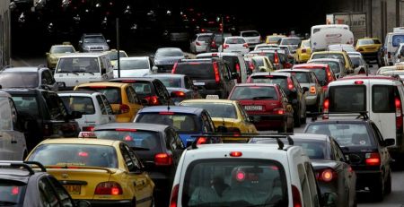 Ουρά χιλιομέτρων στην Εθνική Οδό Αθηνών – Λαμίας