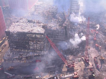 11η Σεπτεμβρίου: Νέες φωτογραφίες από την επίθεση στους δίδυμους πύργους