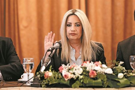 Μπροστά το Κίνημα Αλλαγής θέλει η Γεννηματά