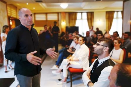 Την ημέρα που ο Βαρουφάκης έκλαψε με την Περιστέρα