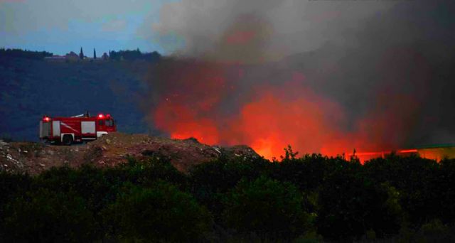 Μαραθώνας: Έσβησε η φωτιά σε χορτολιβαδική έκταση