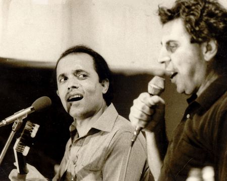 Λάκης Χαλκιάς: Στα τραγούδια του Μίκη «χωράει» ο κάθε λαός που αγωνίζεται για το δίκιο του