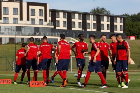 Στη NOVA τα φιλικά και ο προκριματικός του Ολυμπιακού