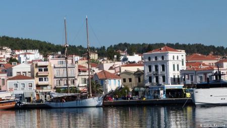 Η Λέρος δεν είναι Λέσβος