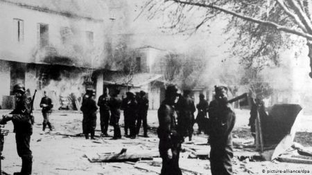 Deutsche Welle: Δεν παραγράφονται οι ελληνικές αξιώσεις για επανορθώσεις