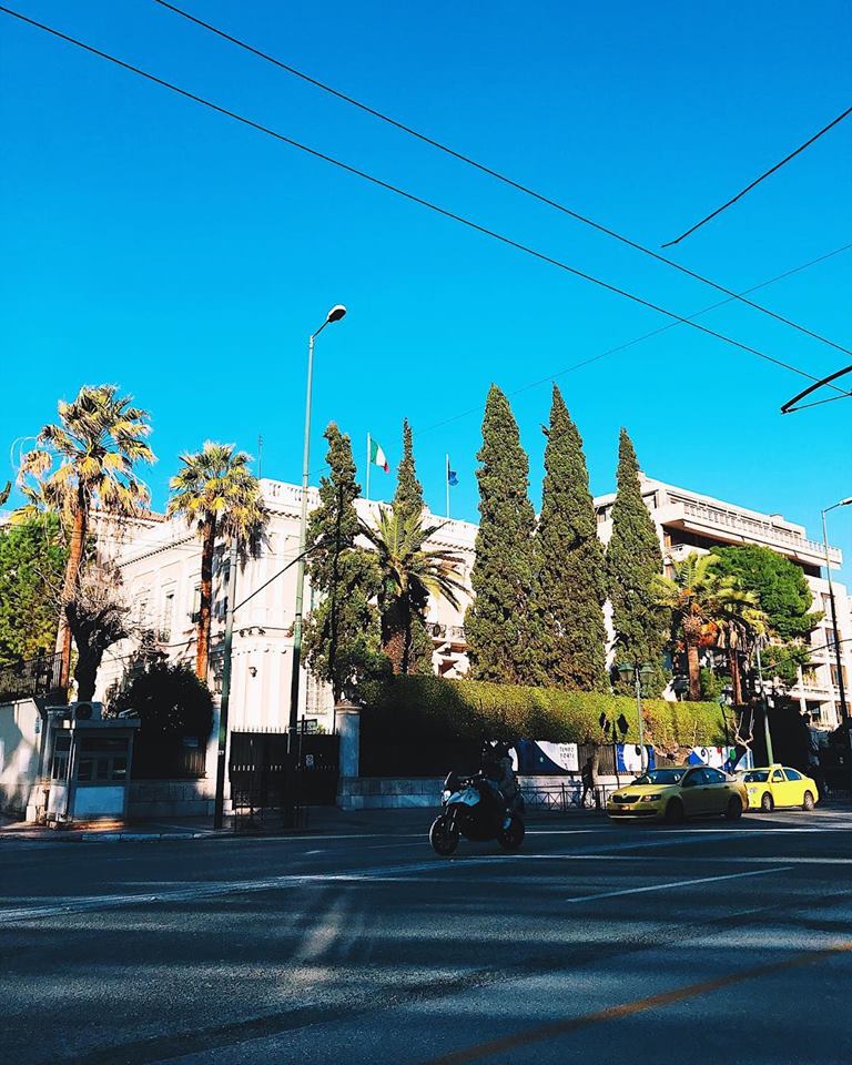 Ύποπτο αντικείμενο έξω από το υπουργείο Εξωτερικών