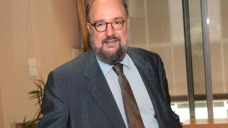 Η διάλυση του Μεγάρου, η επιστολή του προέδρου Ν. Θεοχαράκη και οι απαντήσεις