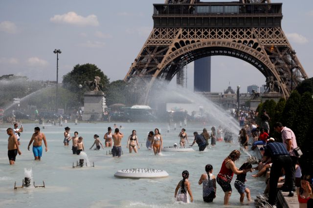 Υψηλές θερμοκρασίας και υγρασία «θερίζουν» την Ευρώπη – νεκροί στη Γαλλία, φωτιές στην Καταλονία