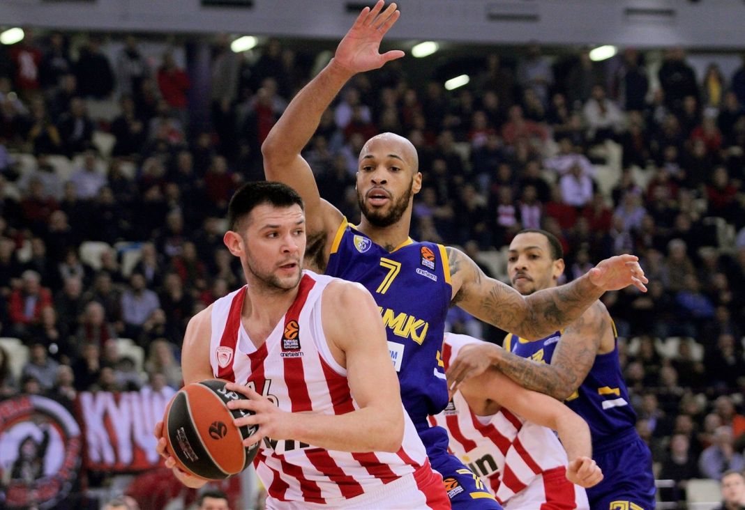 «Ο Σταυρόπουλος μπορεί να φέρει Παπανικολάου στην Αρμάνι Μιλάνο»