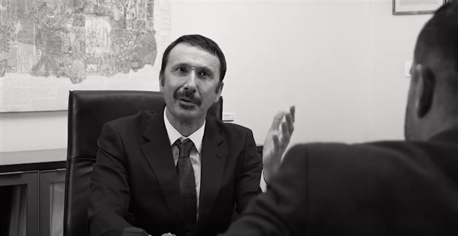 Οταν οι πολιτικοί έχουν χιούμορ – Το διαφορετικό προεκλογικό σποτ του Φώτη Καρύδα