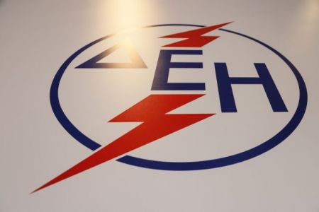 Η ΔΕΗ έκοψε το ηλεκτρικό ρεύμα σε 300.000 νοικοκυριά