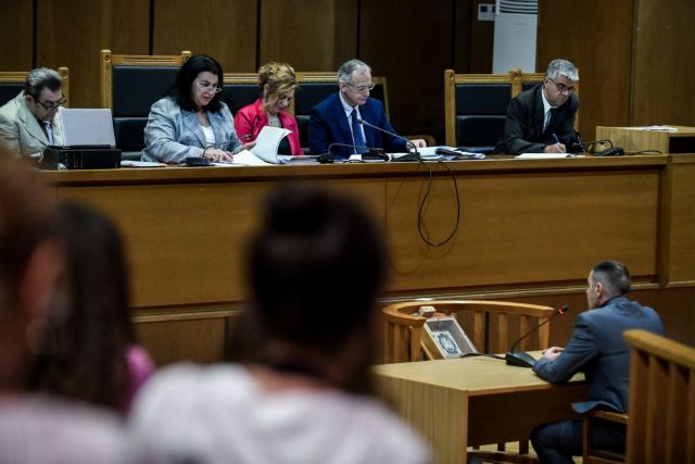 Δολοφονία Φύσσα: Δεν ήμουν εκεί, είπε απολογούμενος ο Κορκοβίλης