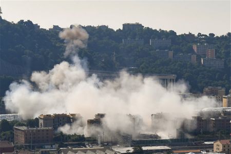 Γένοβα: Κατεδάφισαν τη γέφυρα που κατέρρευσε σκοτώνοντας 43 ανθρώπους