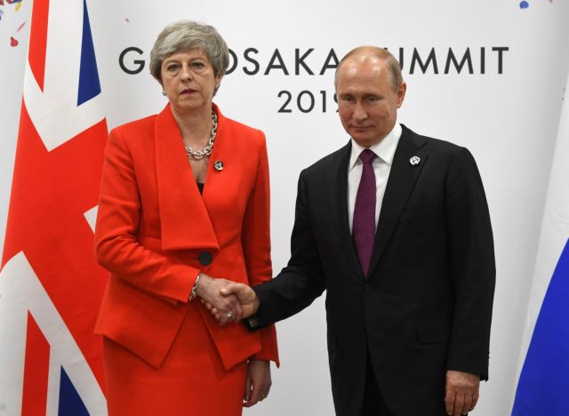 Πούτιν: Πρέπει να αποκαταστήσουμε πλήρως τις σχέσεις με τη Βρετανία