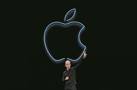 Η Κομισιόν «στριμώχνει» Apple και Δουβλίνο