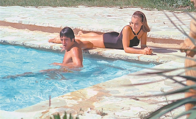 Ερωτας, έγκλημα και μια πισίνα