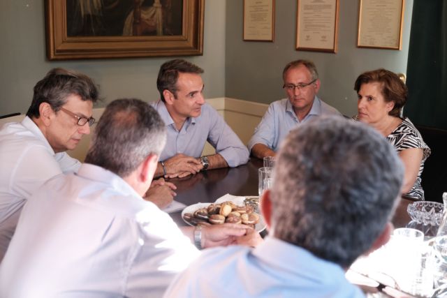 Μητσοτάκης: Στήριξη στα νησιά που αντιμετωπίζουν προσφυγικό πρόβλημα