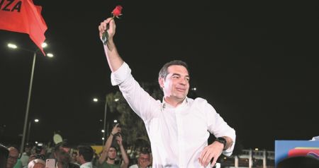 Ο Τσίπρας σε κρίση πολιτικής ταυτότητας