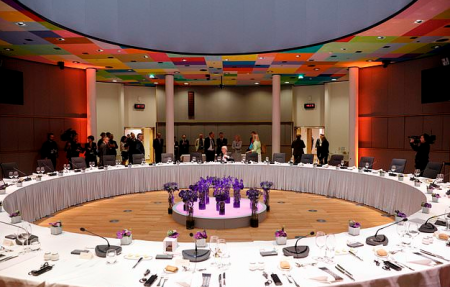 Aδιέξοδη η μαραθώνια Σύνοδος Κορυφής για τις ηγετικές θέσεις της Ε.Ε.