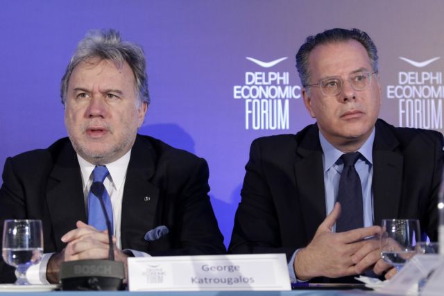 «Πόλεμος» Κατρούγκαλου- Κουμουτσάκου για την επιστολή Καραμανλή για τα Σκόπια