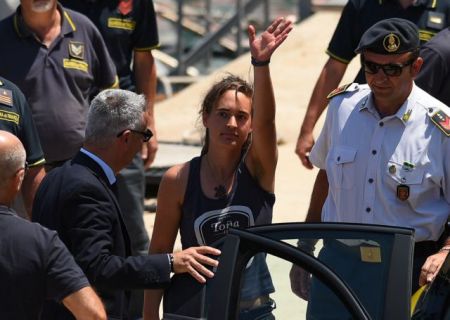 Κάρολα Ρακέτε: Πολιτικές παρεμβάσεις και δωρεές για την απελευθέρωσή της
