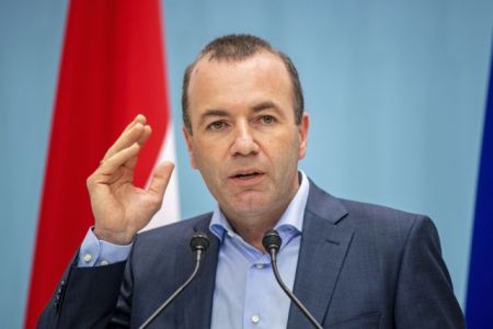 Αποσύρεται ο Βέμπερ από υποψήφιος για την προεδρία της Κομισιόν