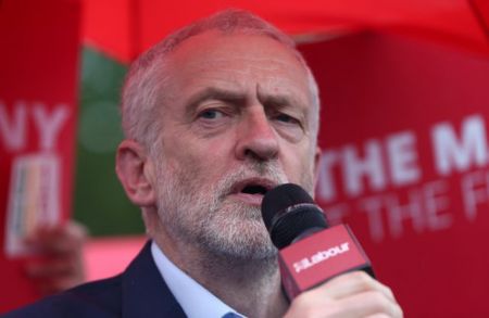 Κόρμπιν: Ζητά έρευνα για δημοσίευμα που τον χαρακτηρίζει «αδύναμο για πρωθυπουργό»