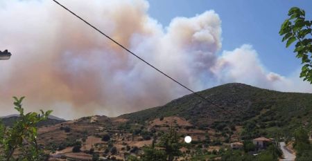 Κάτοικος Ερέτριας στο One Channel: Καίγονται σπίτια στο Μακρυχώρι