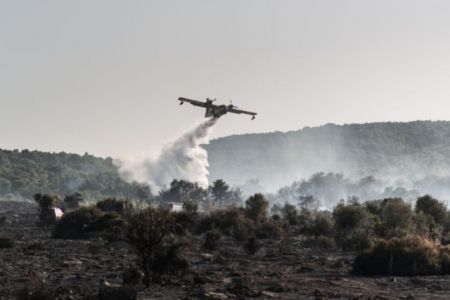 Εύβοια: Ενισχύονται οι δυνάμεις λόγω της μεγάλης πυρκαγιάς