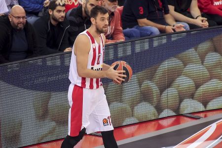 Μάντζαρης: «Στηρίζουμε τις αποφάσεις της διοίκησης του Ολυμπιακού»