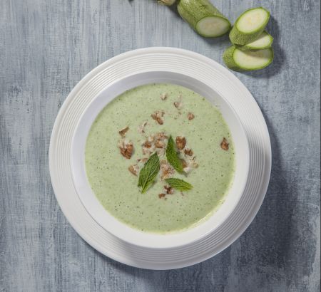 Κρύα σούπα από ωμό κολοκυθάκι