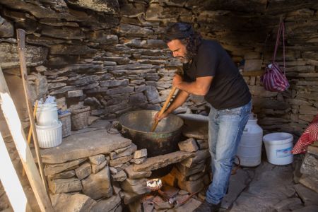 Μεγάλο αφιέρωμα : Γεύσεις και πρόσωπα της Κρήτης