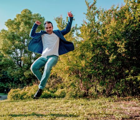 «Δεν προσπαθώ να μιμηθώ τον Ελβις»